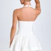 Robe courte à fronces et dos nu Maybelle en blanc