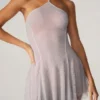 Robe courte Juni à lacets dans le dos et ornements, couleur argent Robe courte Juni à lacets dans le dos et ornements, couleur argent