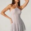 Robe courte Juni à lacets dans le dos et ornements, couleur argent Robe courte Juni à lacets dans le dos et ornements, couleur argent
