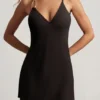 Robe courte Kalani à dos nu et coupe trapèze, en noir Robe courte Kalani à dos nu et coupe trapèze, en noir