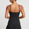Robe courte kilt à taille basse en twill brossé Clover, couleur noire Robe courte kilt à taille basse en twill brossé Clover, couleur noire