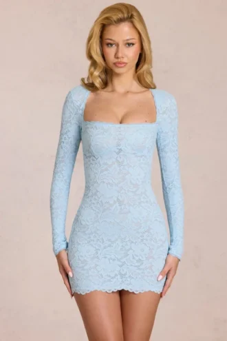 Robe courte à manches longues en dentelle festonnée Darla, bleu poudré