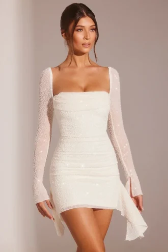 Robe courte à manches longues et col bénitier orné Ferrara, en blanc