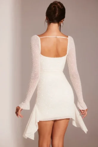 Robe courte à manches longues et col bénitier orné Ferrara, en blanc