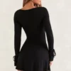 Robe courte à manches longues et encolure carrée Baize en noir