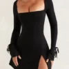Robe courte à manches longues et encolure carrée Baize en noir