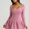 Robe courte à manches longues et ourlet bouffant Viola, couleur mauve Robe courte à manches longues et ourlet bouffant Viola, couleur mauve