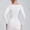 Robe courte à manches longues froncée en modal Sana, en blanc Robe courte à manches longues froncée en modal Sana, en blanc