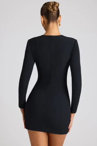Robe courte à manches longues Luciana avec découpe en forme de cœur, en noir
