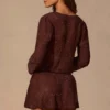 Robe courte à manches longues Meilani en marron espresso