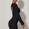 Robe courte moulante Adelia à découpes en forme de cœur, en noir Robe courte moulante Adelia à découpes en forme de cœur, en noir