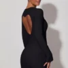 Robe courte moulante Adelia à découpes en forme de cœur, en noir Robe courte moulante Adelia à découpes en forme de cœur, en noir