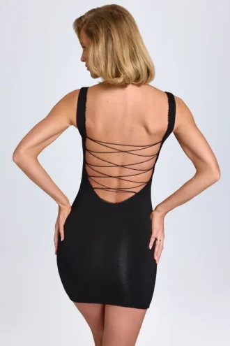 Robe courte moulante Aoife en modal avec bordure en dentelle, couleur noire