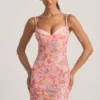 Robe courte moulante à bretelles ornée Velena, rose Robe courte moulante à bretelles ornée Velena, rose