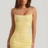 Robe courte moulante à encolure dégagée et ornements Lunetta, couleur jaune Robe courte moulante à encolure dégagée et ornements Lunetta, couleur jaune
