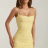 Robe courte moulante à encolure dégagée et ornements Lunetta, couleur jaune Robe courte moulante à encolure dégagée et ornements Lunetta, couleur jaune