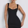 Robe courte moulante à encolure en cœur en modal Dove, couleur noir Robe courte moulante à encolure en cœur en modal Dove, couleur noir