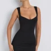 Robe courte moulante à encolure en cœur en modal Dove, couleur noir Robe courte moulante à encolure en cœur en modal Dove, couleur noir