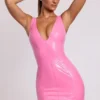 Robe courte moulante à encolure plongeante en vinyle Allani, rose Robe courte moulante à encolure plongeante en vinyle Allani, rose
