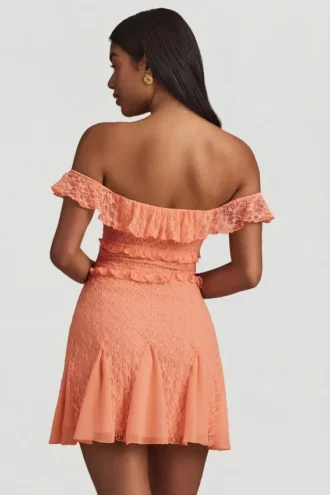 Robe courte Nahida à épaules dénudées en dentelle, coupe trapèze, couleur pêche