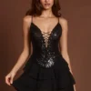Robe courte Ottavia à volants et lacets, ornée de paillettes, motif zèbre noir Robe courte Ottavia à volants et lacets, ornée de paillettes, motif zèbre noir