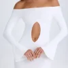 Robe courte à épaules dénudées et découpes Madelina en blanc Robe courte à épaules dénudées et découpes Madelina en blanc