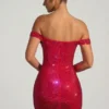 Robe courte à épaules dénudées Leonora ornée de strass, rouge cramoisi Robe courte à épaules dénudées Leonora ornée de strass, rouge cramoisi