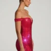 Robe courte à épaules dénudées Leonora ornée de strass, rouge cramoisi Robe courte à épaules dénudées Leonora ornée de strass, rouge cramoisi