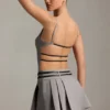 Robe courte plissée dos nu à ceinture Leilani en gris Robe courte plissée dos nu à ceinture Leilani en gris