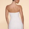 Robe courte sans bretelles à col bénitier et ornements Basel, couleur ivoire Robe courte sans bretelles à col bénitier et ornements Basel, couleur ivoire