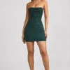 Robe courte sans bretelles à col bénitier et ornements Basel, vert émeraude Robe courte sans bretelles à col bénitier et ornements Basel, vert émeraude