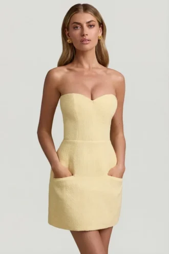 Robe courte structurée sans bretelles à encolure en cœur Talina, jaune pastel