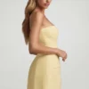 Robe courte structurée sans bretelles à encolure en cœur Talina, jaune pastel