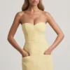 Robe courte structurée sans bretelles à encolure en cœur Talina, jaune pastel