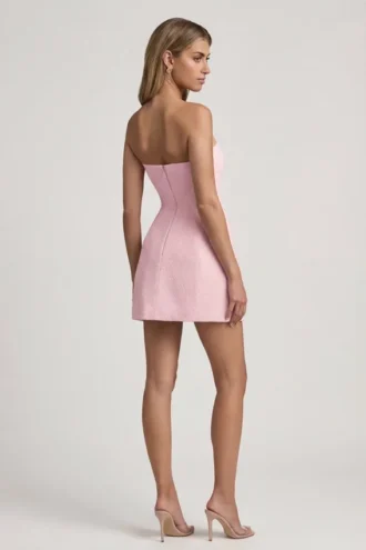 Robe courte structurée sans bretelles à encolure en cœur Talina, rose pâle