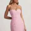 Robe courte structurée sans bretelles à encolure en cœur Talina, rose pâle