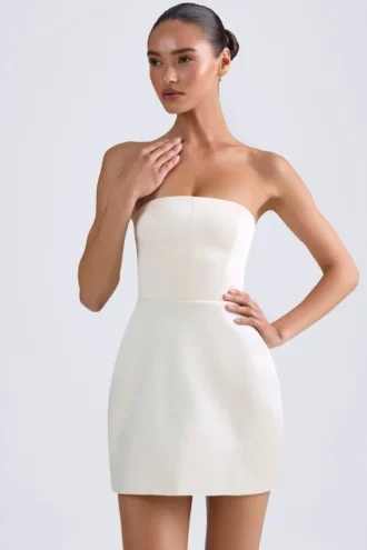 Robe courte tulipe structurée à bandeau Haisley, couleur ivoire