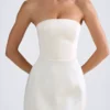 Robe courte tulipe structurée à bandeau Haisley, couleur ivoire Robe courte tulipe structurée à bandeau Haisley, couleur ivoire