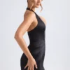 Robe courte tulipe structurée à dos nu Harmonia, en noir Robe courte tulipe structurée à dos nu Harmonia, en noir