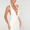 Robe courte Versailles à décolleté plongeant et ornements, en blanc