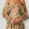 Robe courte à volants et épaules dénudées Birdie, imprimé floral multicolore Robe courte à volants et épaules dénudées Birdie, imprimé floral multicolore