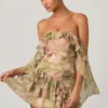 Robe courte à volants et épaules dénudées Birdie, imprimé floral multicolore Robe courte à volants et épaules dénudées Birdie, imprimé floral multicolore