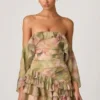 Robe courte à volants et épaules dénudées Birdie, imprimé floral multicolore Robe courte à volants et épaules dénudées Birdie, imprimé floral multicolore