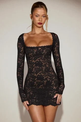 Robe Darla en dentelle festonnée transparente à manches longues, couleur noire