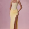 Robe de demoiselle d’honneur drapée en maille Rosina, couleur jaune beurre Robe de demoiselle d’honneur drapée en maille Rosina, couleur jaune beurre