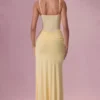 Robe de demoiselle d’honneur drapée en maille Rosina, couleur jaune beurre Robe de demoiselle d’honneur drapée en maille Rosina, couleur jaune beurre