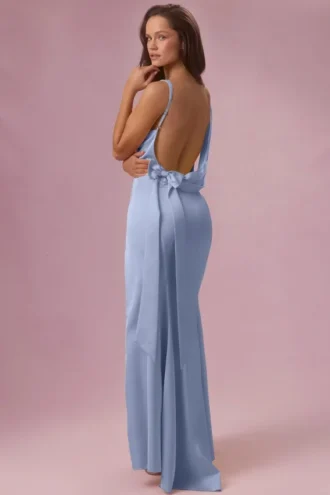 Robe de demoiselle d&rsquo;honneur drapée en satin Florienne, bleu poudré