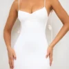 Robe de soirée Aldona en jersey moulant avec détails roses, couleur blanc Robe de soirée Aldona en jersey moulant avec détails roses, couleur blanc