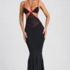 Robe de soirée Bella à découpes et bordures contrastées, en noir Robe de soirée Bella à découpes et bordures contrastées, en noir