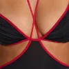 Robe de soirée Bella à découpes et bordures contrastées, en noir Robe de soirée Bella à découpes et bordures contrastées, en noir